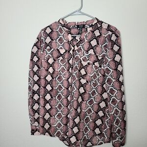 ☀️Jones New York Pink Snakeskin button-down shirt Sm